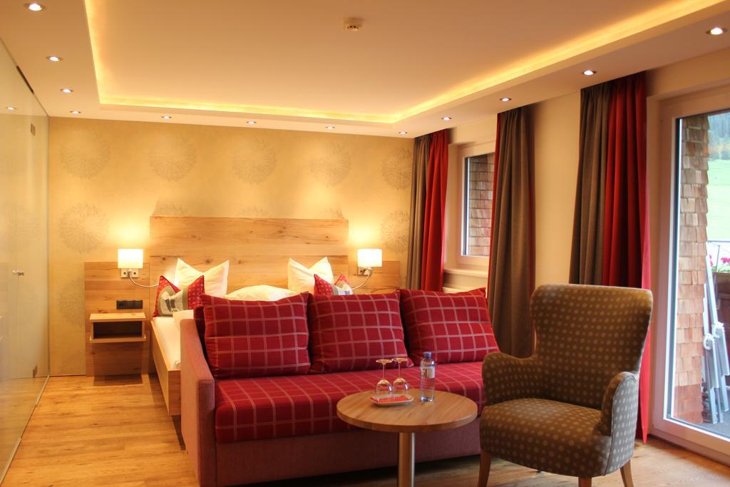 Hotel Garni Laerchenhof Lech am Arlberg Δωμάτιο φωτογραφία