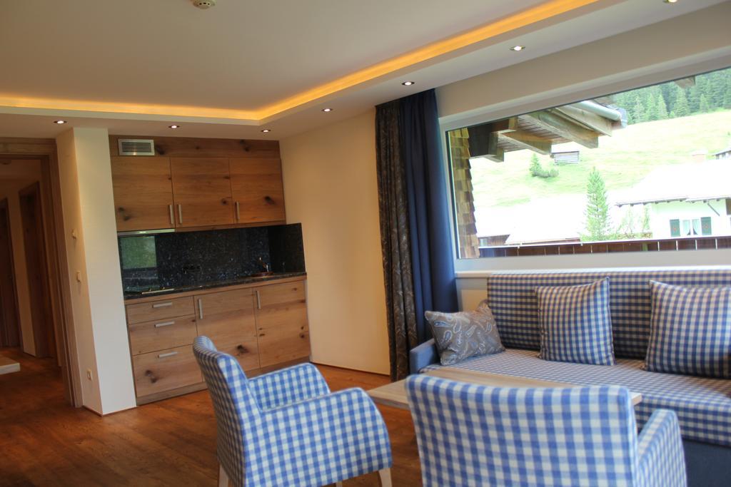 Hotel Garni Laerchenhof Lech am Arlberg Δωμάτιο φωτογραφία