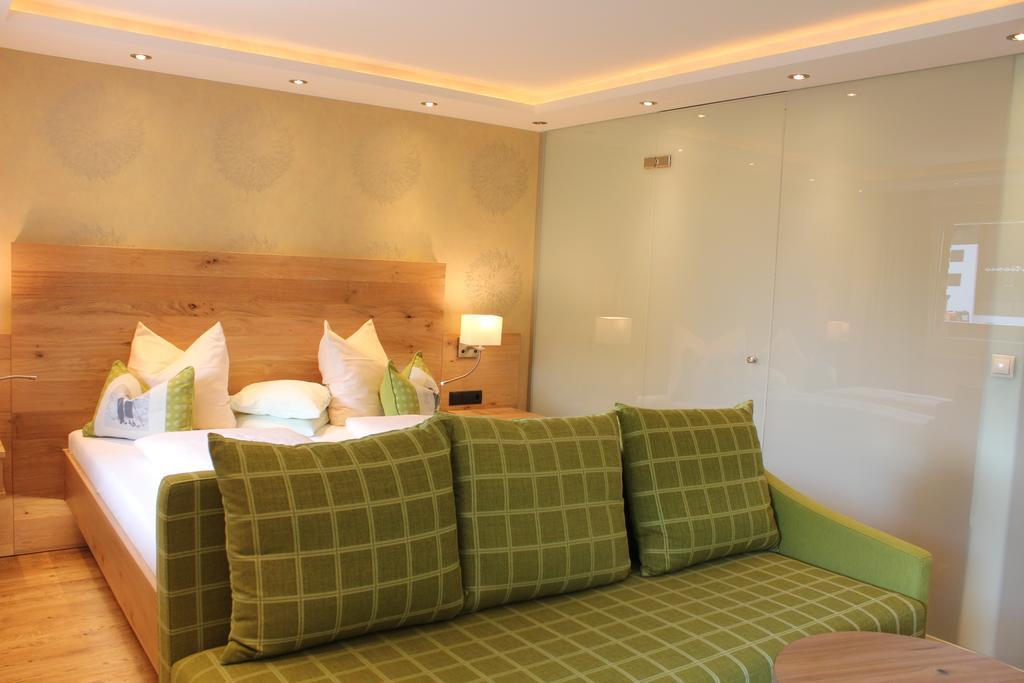 Hotel Garni Laerchenhof Lech am Arlberg Δωμάτιο φωτογραφία